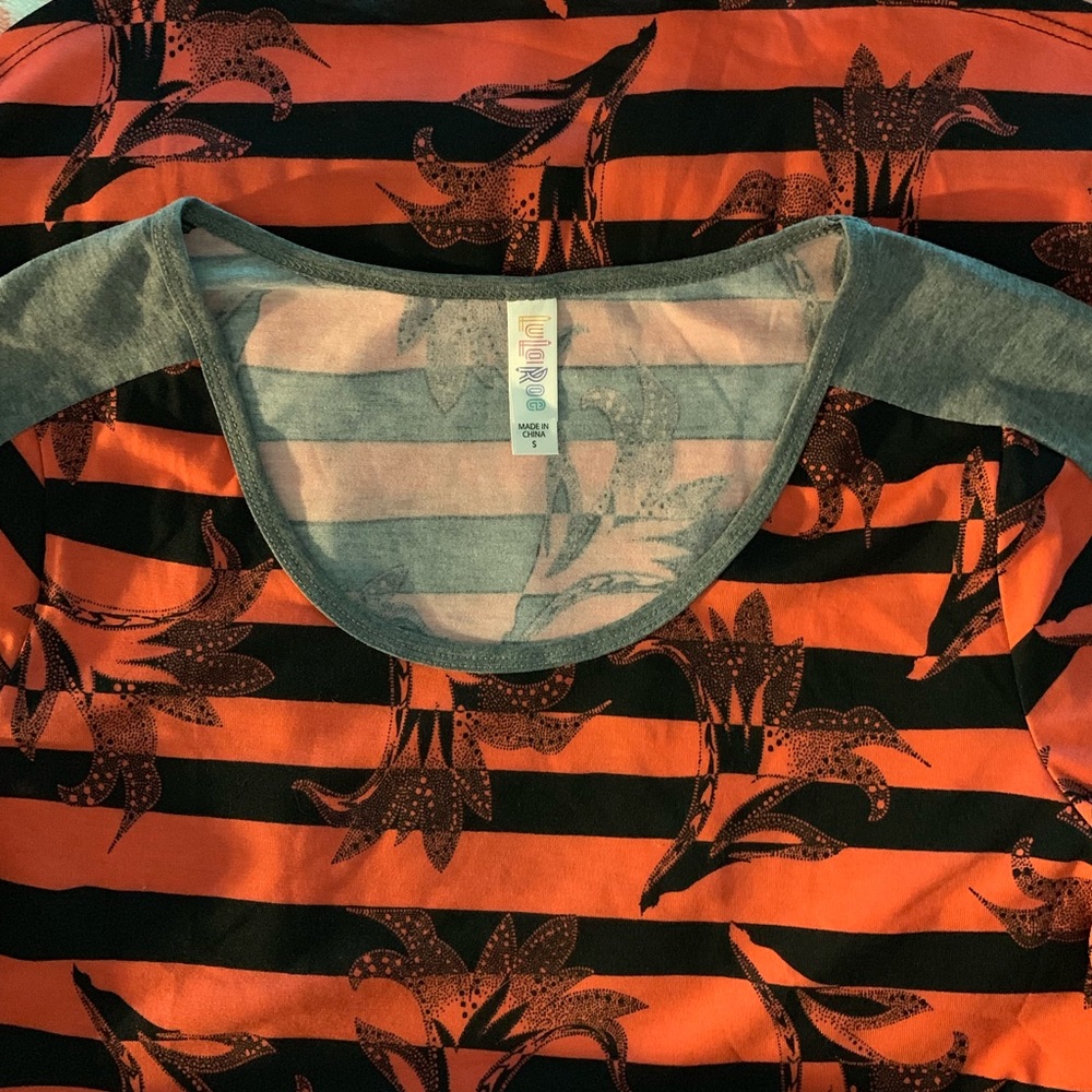 Lularoe classic tee